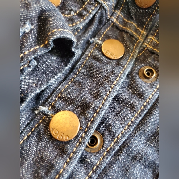 Baby Gap girl's med-dark Jean jacket/ antique gold buttons Size 6-12 mos - Picture 8 of 8
